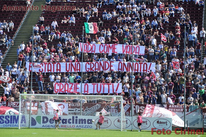 applausi per l'Arezzo nonostante la sconfitta